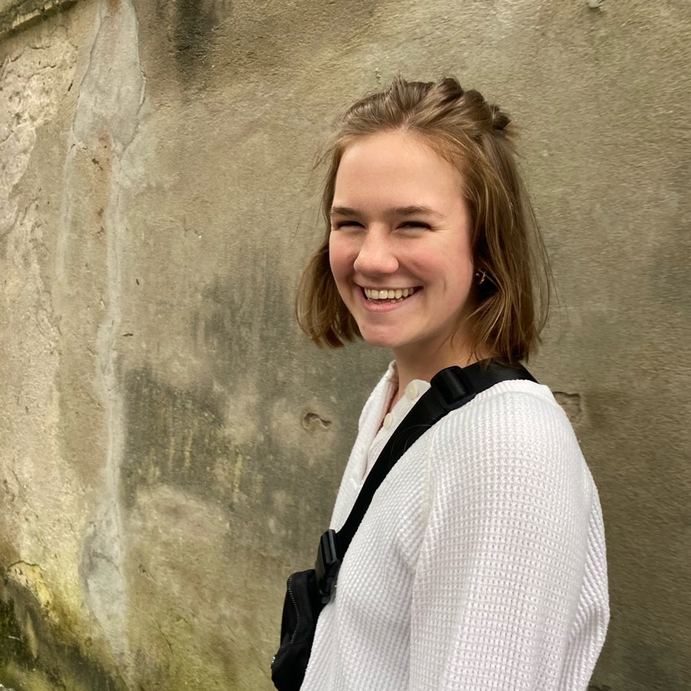 Meet your Posher, Elise